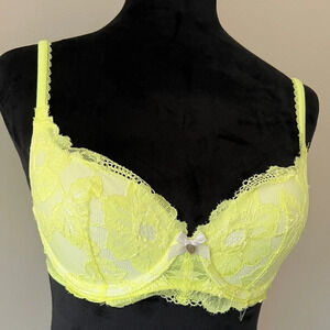 Victorias Secret  Size 32C Neon Yellow 
Lightly Lined Lace-Cup Demi Bra New